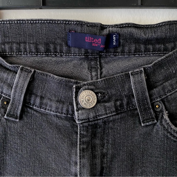 Black Levi’s Jeans - Picture 4 of 8